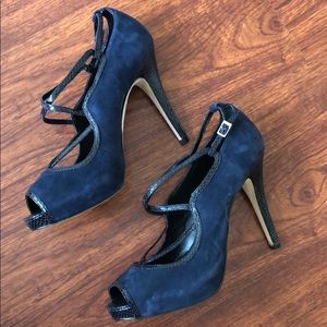 White House Black Market “SAPPHIRE”Heels